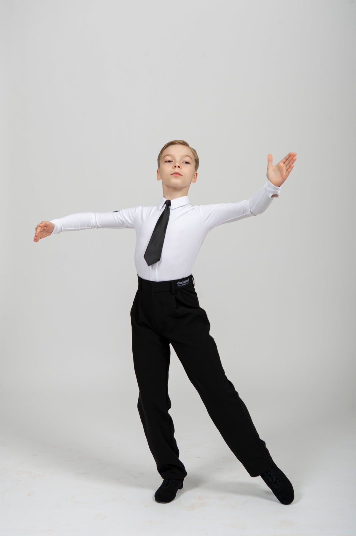 Boys Ballroom Shirt Bodysuit “G24102223” White with Tie | Diamond Fashion sporta deju apģērbs – competition SETs | Diamond Fashion SIA