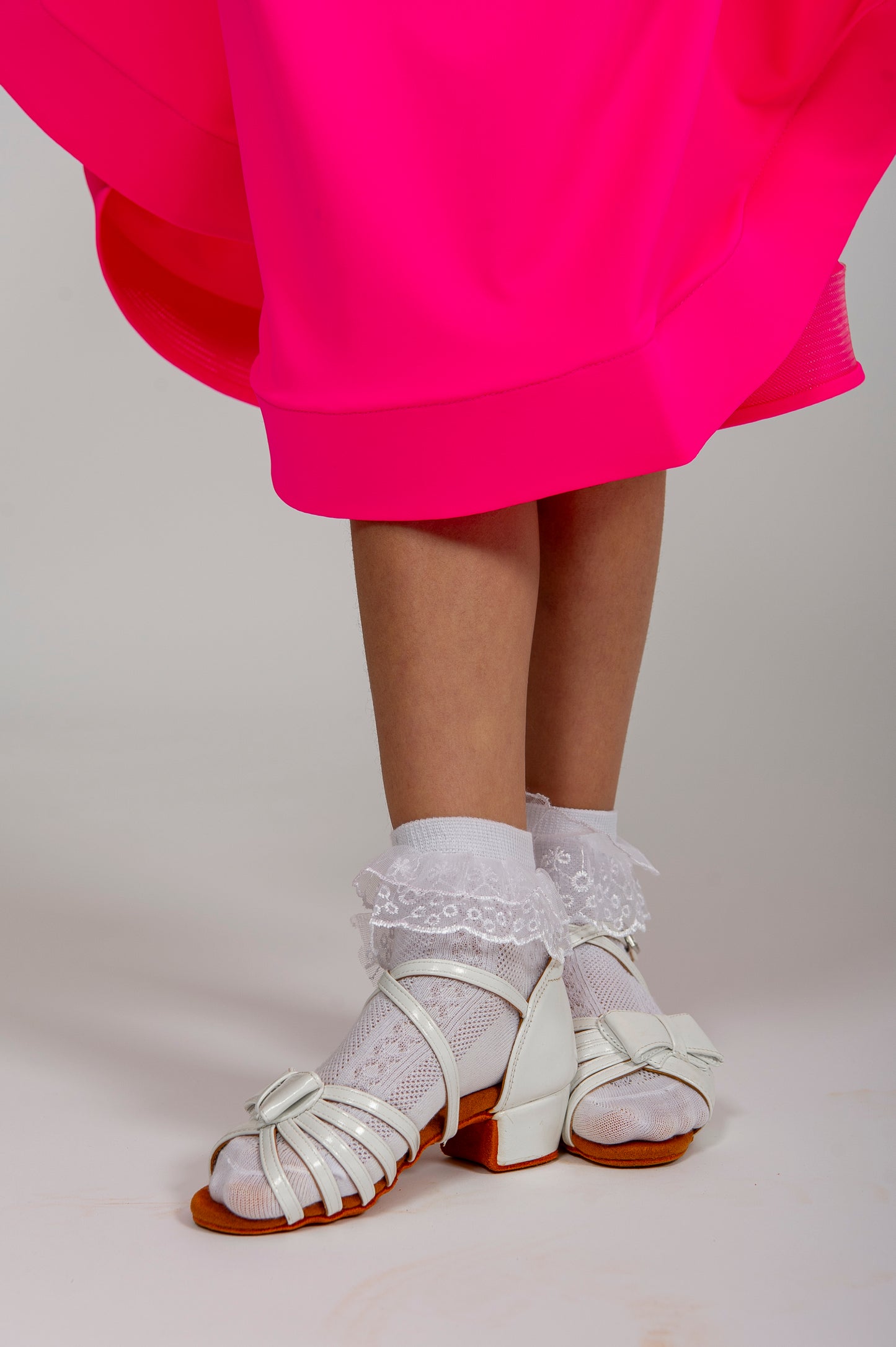 White Elegant Heel Dance Shoes with Bow – Ballroom & Latin Practice & Competition Shoes