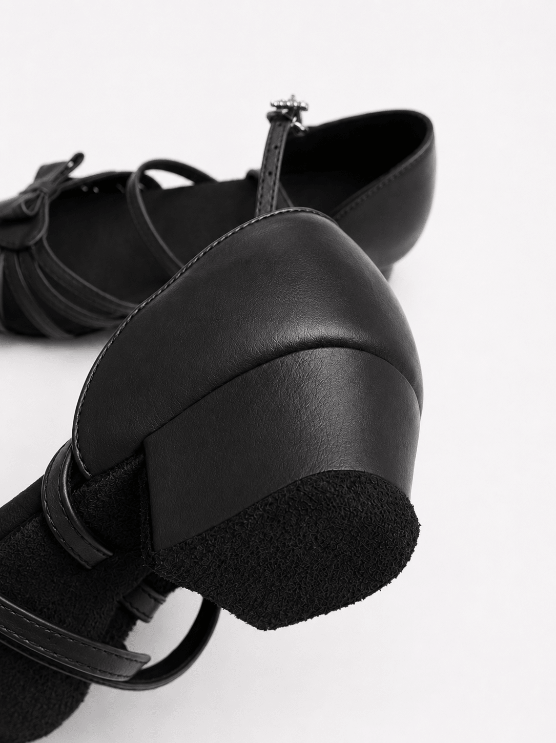 Black Low Heel Dance Shoes with Bow Ballroom & Latin Practice & Competition sporta deju apģērbs – Kids’ Latin Ballroom Dance Shoes | Diamond Fashion SIA