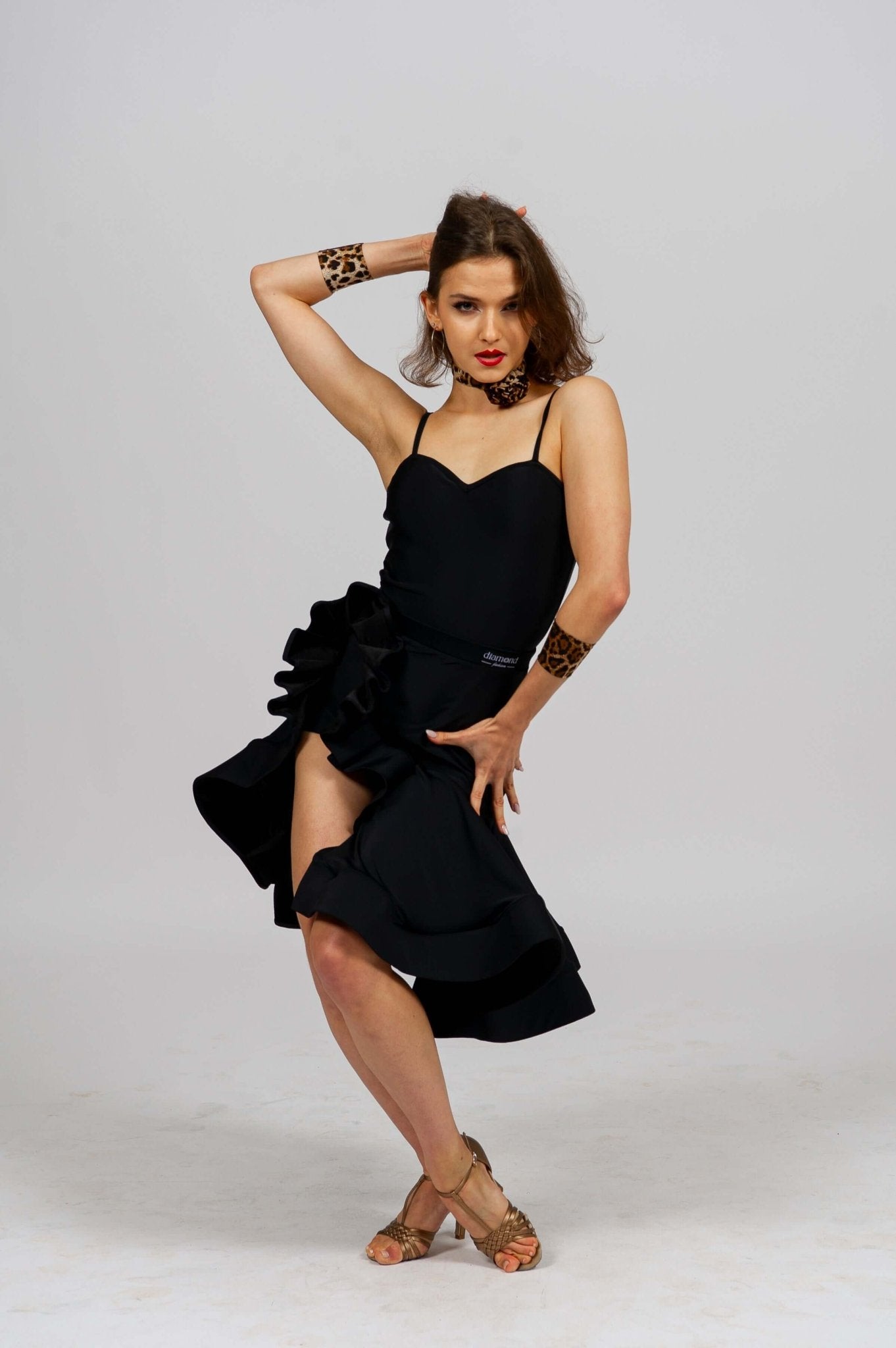 Latin Dance Bodysuit – Sleek Elegance and Perfect Fit Saadaval värvid: must, punane, beež, Leopard 220 sporta deju apģērbs – body | Diamond Fashion SIA