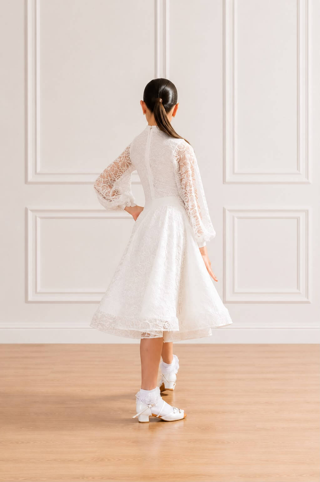 Premium Juvenile Ballroom & Latin Lace Competition Dress | White | Diamond Fashion sporta deju apģērbs – competition SETs | Diamond Fashion SIA