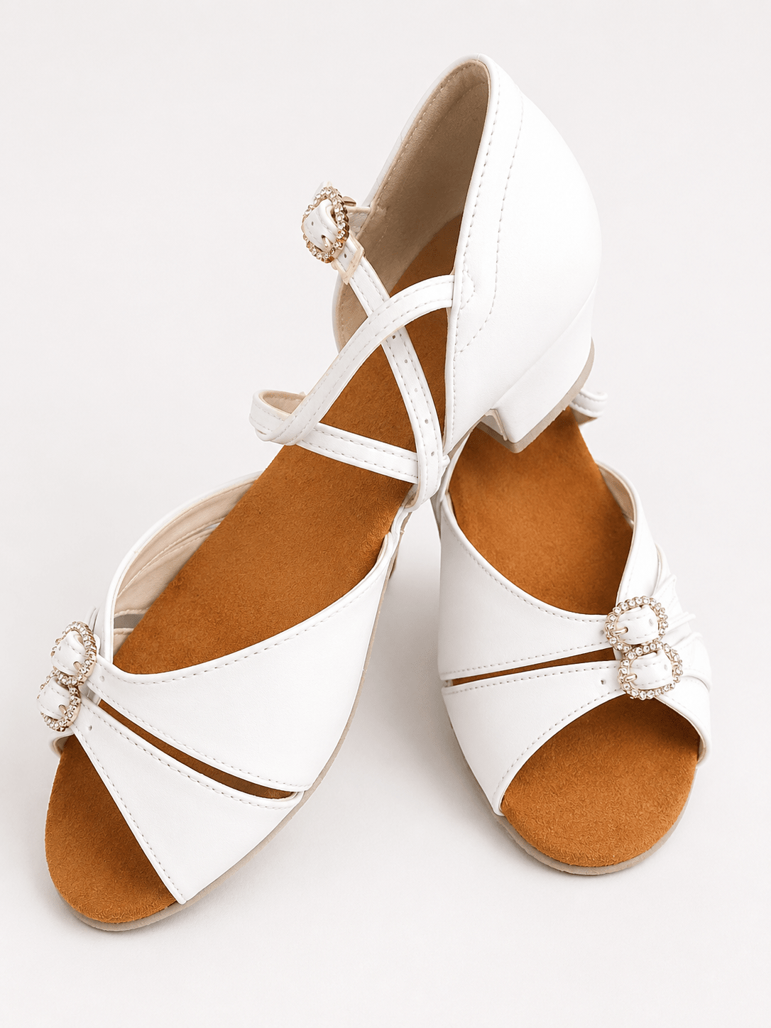 White Low Heel Ballroom Dance Shoes with Dual Adjustable Width | Juvenile Competition Shoes sporta deju apģērbs – Kids’ Latin Ballroom Dance Shoes | Diamond Fashion SIA
